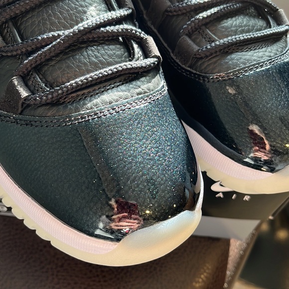 Nike Air Jordan Shoes - Picture 3 of 13